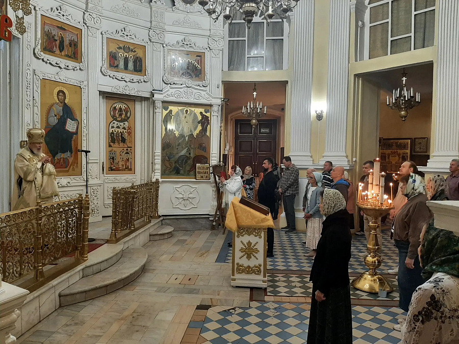 Архиерейское богослужение в Преображенском кафедральном соборе Балашихи